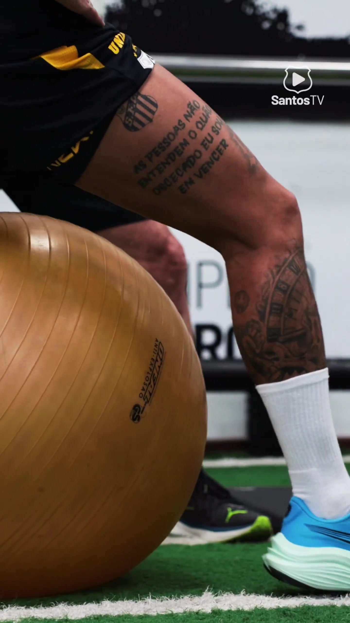 体育官网-努力恢复！桑托斯官方社媒晒视频，内马尔在健身房进行康复训练